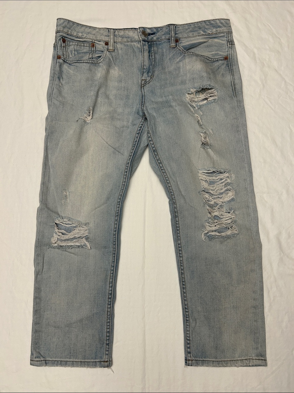 American Eagle Outfitters Women's Light Blue Distressed Straight Jeans